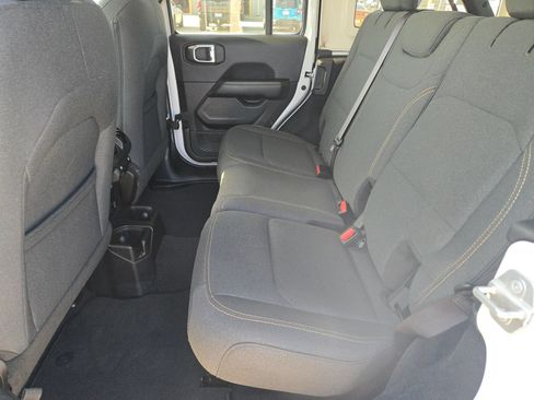 Used 2025 Jeep Wrangler Unlimited Sahara AWD/4WD image 13