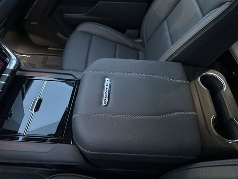 New 2025 GMC Yukon XL Denali w/ Denali Reserve Package image 14