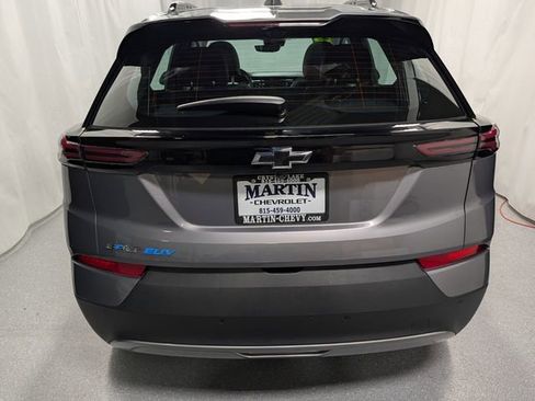Used 2023 Chevrolet Bolt EUV Premier w/ Sun & Sound Package FWD image 4