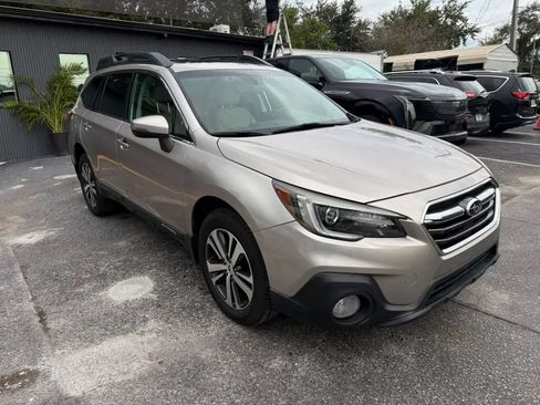 Used 2018 Subaru Outback 2.5i Limited AWD/4WD image 3