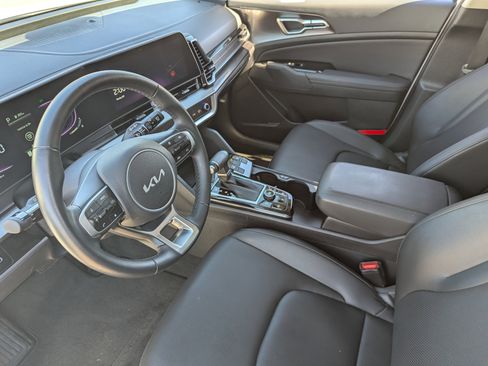 Certified 2025 Kia Sportage EX w/ Premium Package image 19