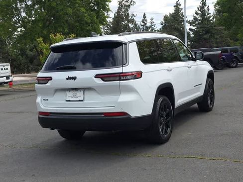 New 2026 Jeep Grand Cherokee L 4WD image 8