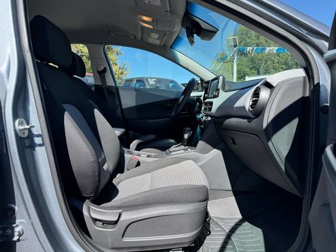 Used 2021 Hyundai Kona SE AWD/4WD image 9