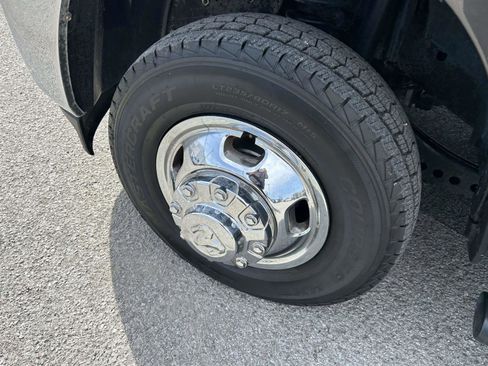 Used 2024 RAM 3500 Tradesman w/ Chrome Appearance Group image 9