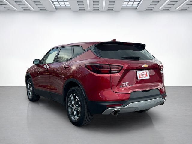 Used 2025 Chevrolet Blazer LT AWD/4WD image 6