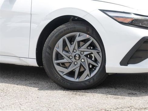 Certified 2025 Hyundai Elantra Blue image 8