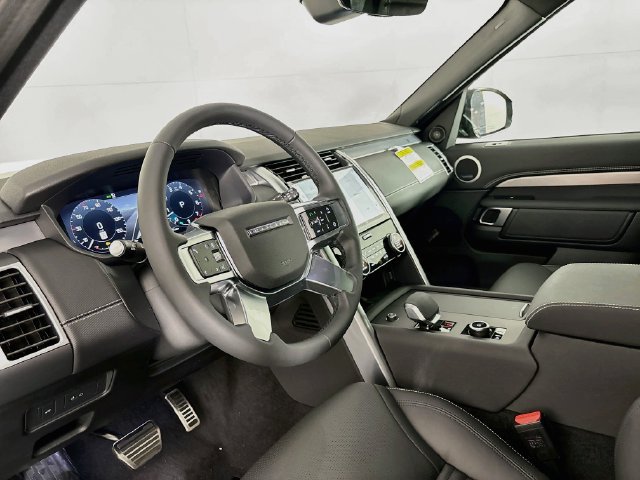 New 2026 Land Rover Discovery Limited Edition AWD/4WD image 9