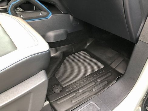 Used 2024 Ford Bronco Wildtrak image 35