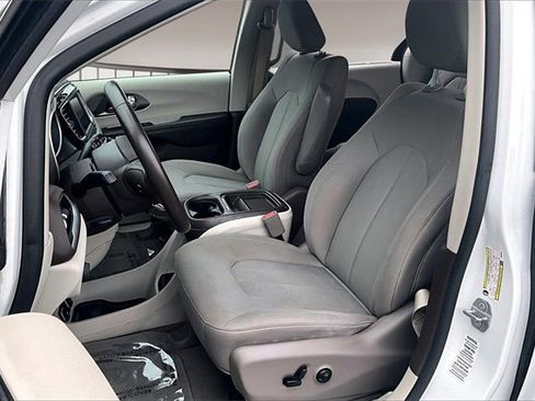 Used 2019 Chrysler Pacifica Touring Plus w/ Tire & Wheel Group image 19