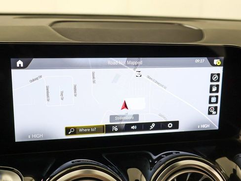 Used 2022 Mercedes-Benz GLB 35 AMG 4MATIC image 45