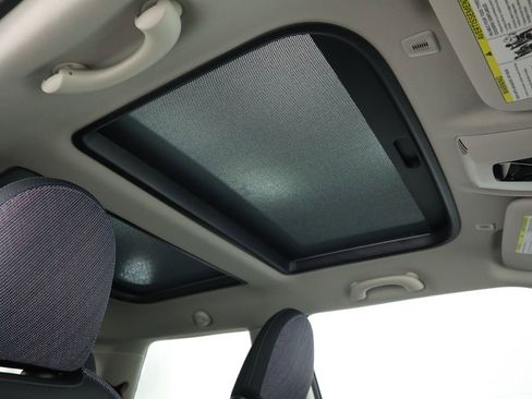 Certified 2025 MINI Cooper 2-Door Hardtop image 21