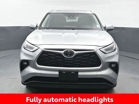 Certified 2024 Toyota Highlander XLE image 11