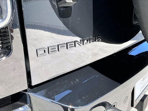 New 2025 Land Rover Defender 130 V8 AWD/4WD image 9