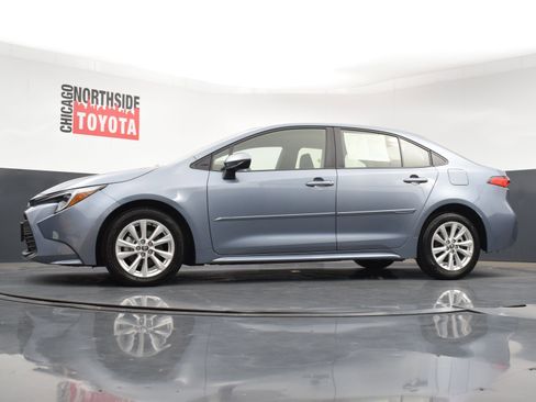 Used 2025 Toyota Corolla LE w/ LE Premium Package image 25