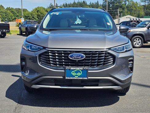 Used 2024 Ford Escape Platinum w/ Premium Technology Package AWD/4WD image 8