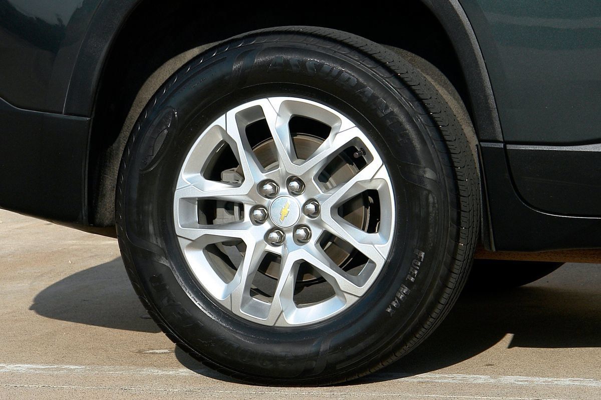 Used 2021 Chevrolet Traverse LT AWD/4WD image 32