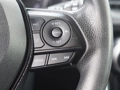 Used 2020 Toyota RAV4 XLE w/ Convenience Package FWD image 22
