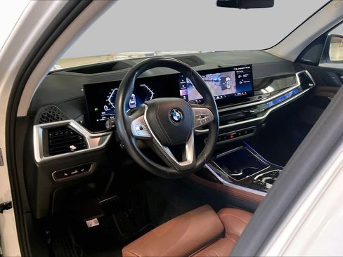 Used 2026 BMW X7 xDrive40i AWD/4WD image 16