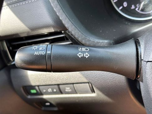 Certified 2023 Nissan Sentra SV FWD image 30