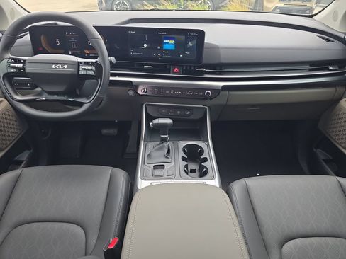 New 2027 Kia Carnival FWD image 12