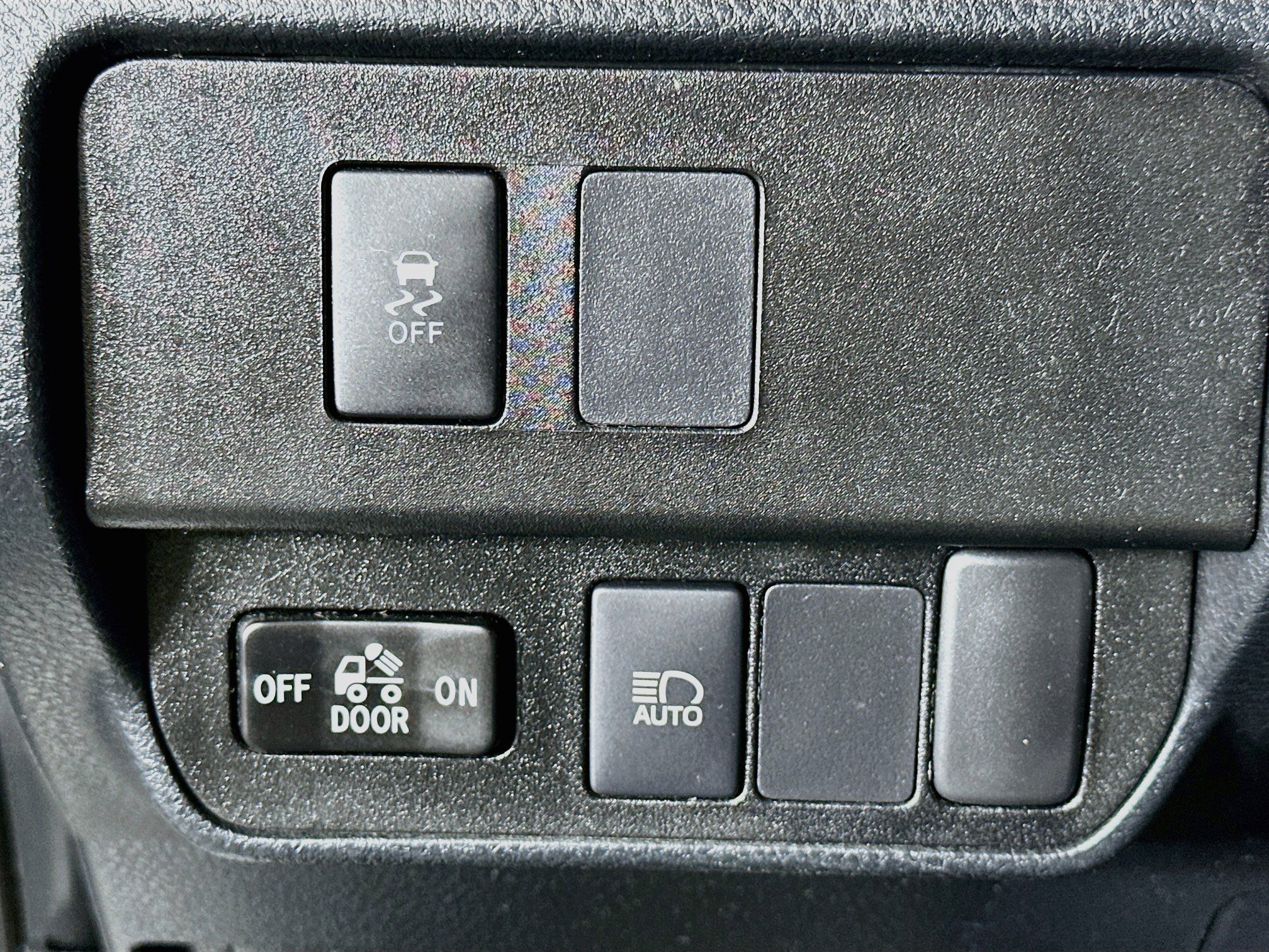 Used 2021 Toyota Tacoma SR5 RWD image 17