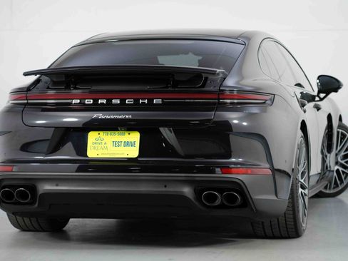 Used 2024 Porsche Panamera image 5