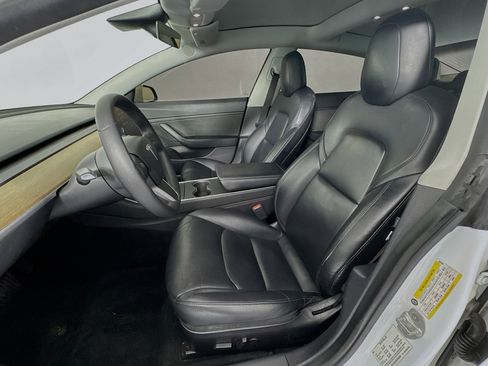 Used 2019 Tesla Model 3 Standard Range image 21