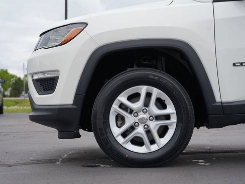 Used 2018 Jeep Compass Sport AWD/4WD image 11