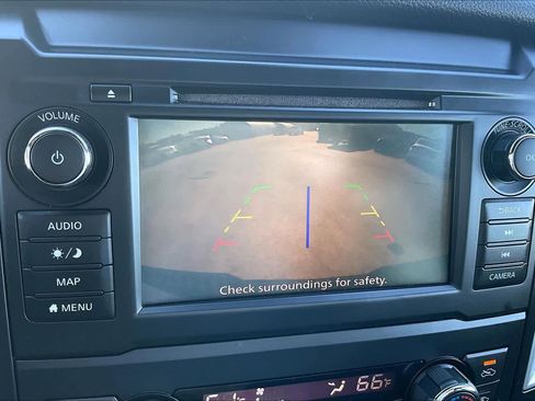 Used 2019 Nissan Titan SV w/ SV Convenience Package image 24