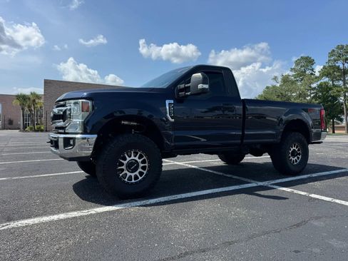 Used 2022 Ford F250 XLT w/ XLT Value Package AWD/4WD image 2