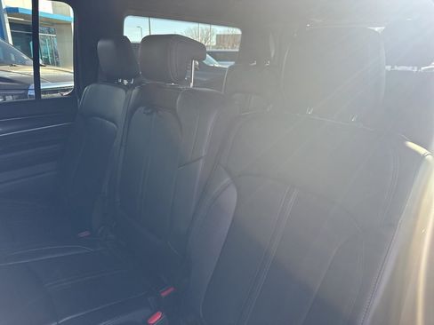Used 2023 Jeep Wagoneer Base image 24