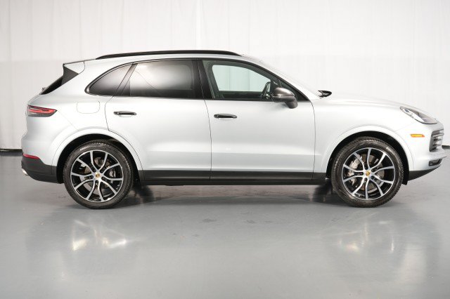Used 2023 Porsche Cayenne AWD/4WD image 9