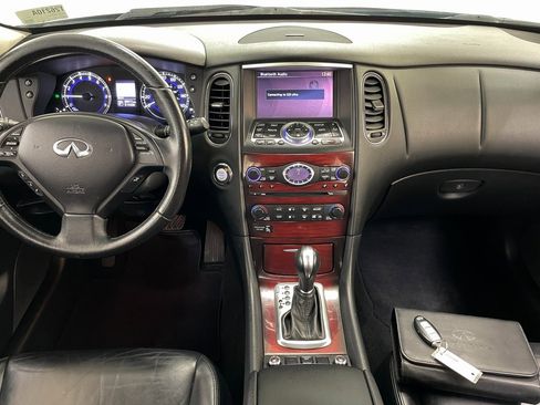 Used 2017 INFINITI QX50 Base w/ Premium Plus Package image 2