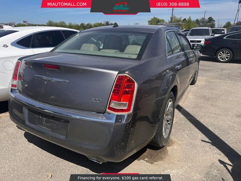 Used 2011 Chrysler 300 Limited w/ Luxury Group RWD image 6