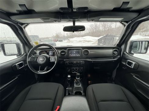 Used 2022 Jeep Gladiator Sport image 14