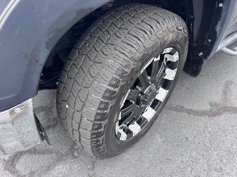 Used 2014 Toyota Tundra SR5 w/ SR5 Upgrade Package AWD/4WD image 19