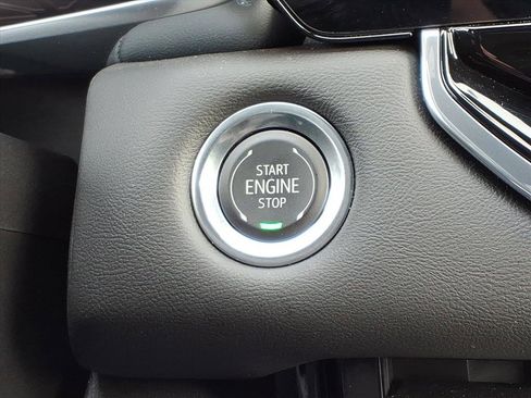 Used 2024 GMC Canyon Elevation w/ Convenience Package image 11