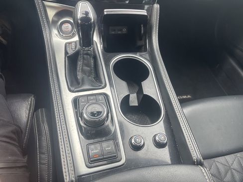 Used 2016 Nissan Maxima Platinum FWD image 18