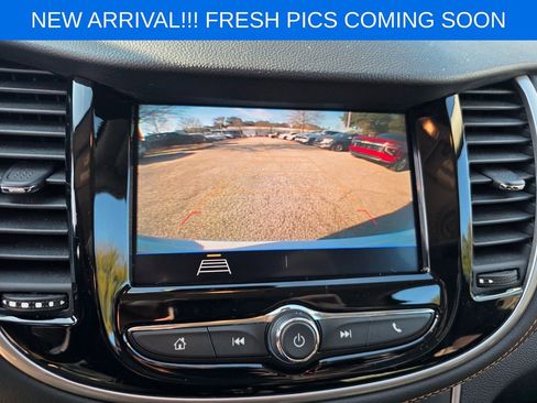 Used 2022 Chevrolet Trax LT w/ Driver Confidence Package image 13