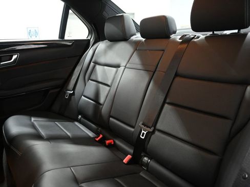 Used 2016 Mercedes-Benz E 350 4MATIC Sedan image 14