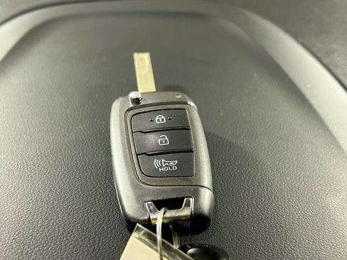 Used 2022 Hyundai Tucson SE image 28