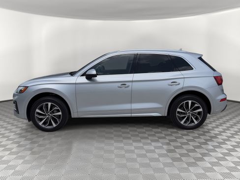Used 2021 Audi Q5 2.0T Premium Plus w/ Premium Plus Package AWD/4WD image 2