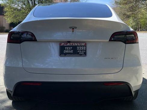 Used 2024 Tesla Model Y Long Range image 8