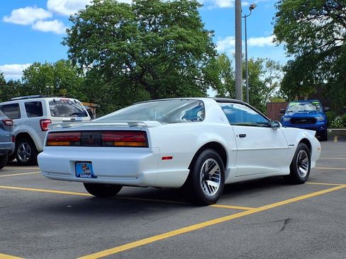 Used 1991 Pontiac Firebird Coupe image 2