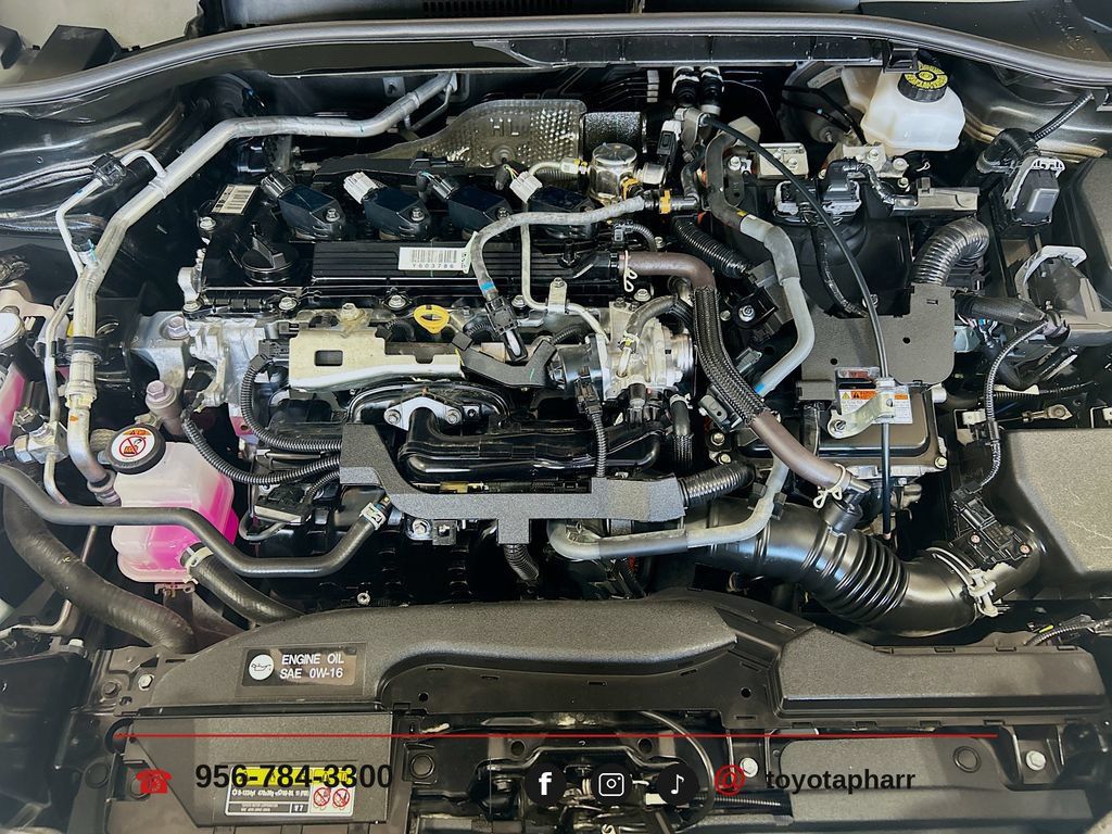 Used 2024 Toyota Corolla Cross AWD Hybrid w/ Moonroof Package image 28