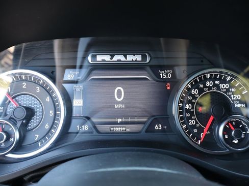 Used 2025 RAM 1500 Laramie AWD/4WD image 17