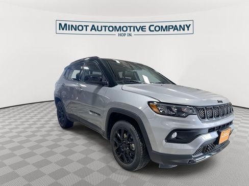 Certified 2023 Jeep Compass Latitude w/ Convenience Group AWD/4WD image 2