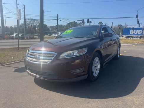 Used 2010 Ford Taurus SEL image 1