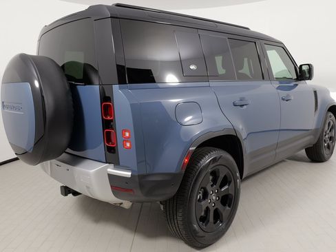 Used 2024 Land Rover Defender 110 S image 30