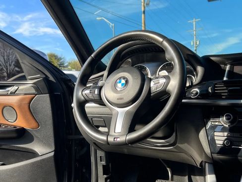 Used 2018 BMW X4 M40i image 10